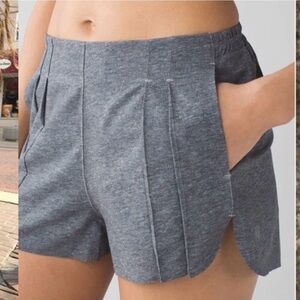 Womens Lululemon &Go Go Endeavor Shorts Grey Pleated Size 4